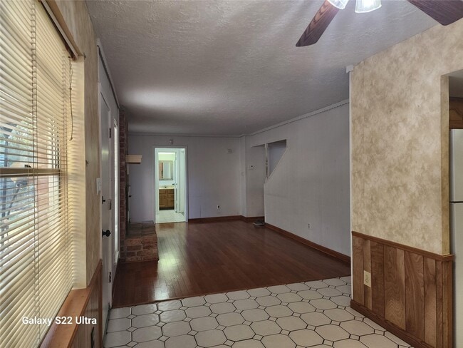 Building Photo - 515 Shady Glade Dr