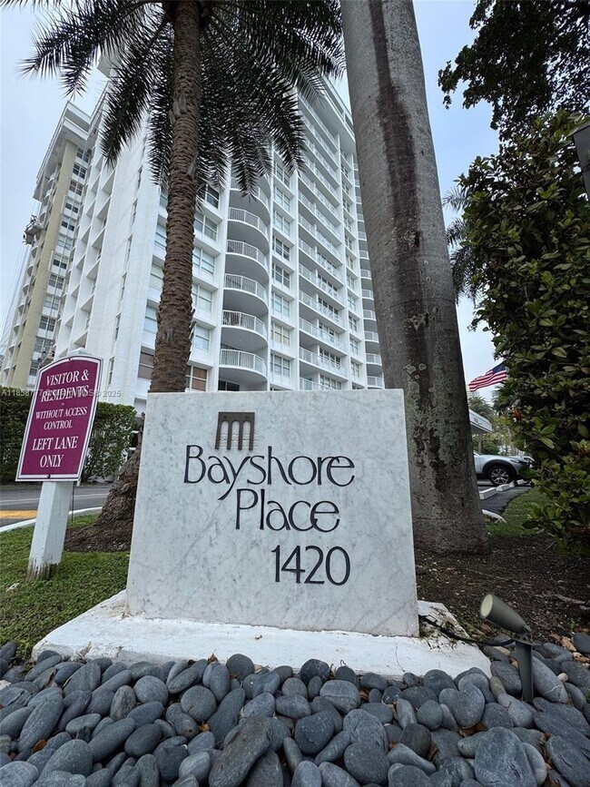 Primary Photo - 1420 Brickell Bay Dr