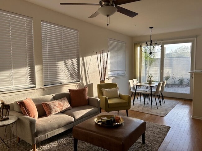 Building Photo - Impressive 2 Story, 2 Bedroom 2.5 Bath tow...