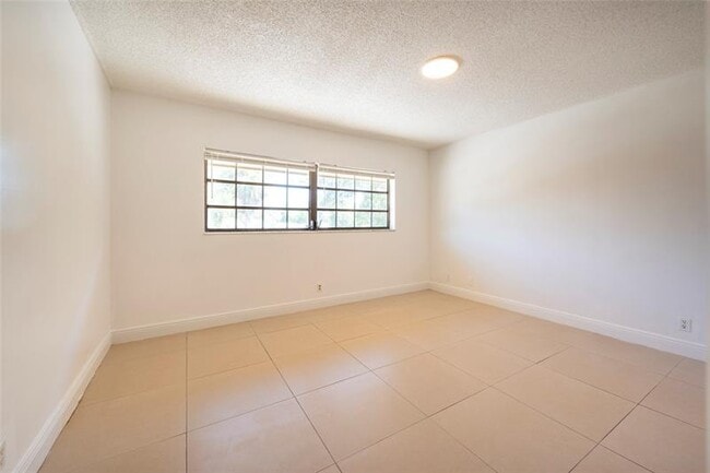 Building Photo - 3150 NW 88th Ave