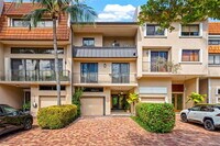 Building Photo - 6124 Paradise Point Dr