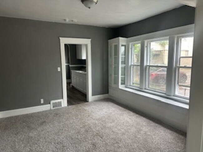 Building Photo - 11618 Angelus Ave