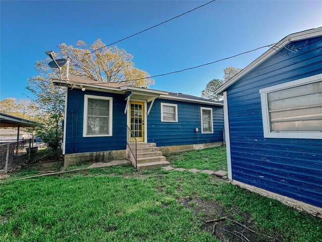 Building Photo - 622 W Brock St