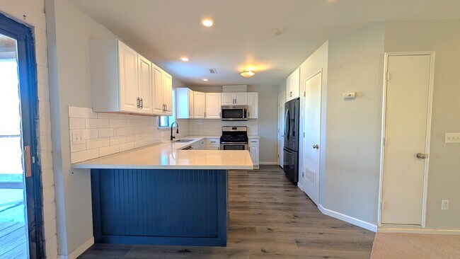 Building Photo - 1514 N Elaine Way