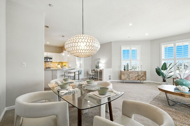 Building Photo - Spacious Andante Top-Floor 2/2 Condo Available Now!