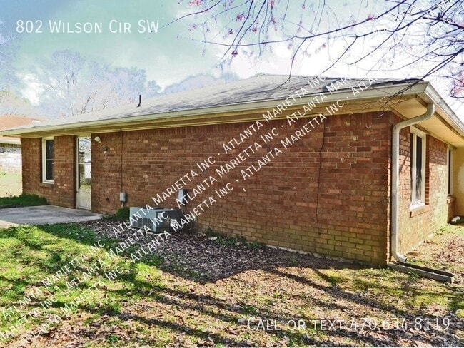 Building Photo - 802 Wilson Cir SW