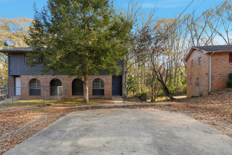 Building Photo - 1071-1073 Laurel Ln NW