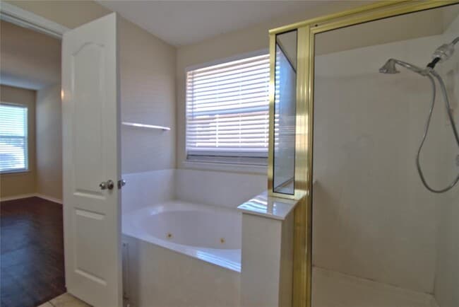 Building Photo - 1232 Kenneys Way