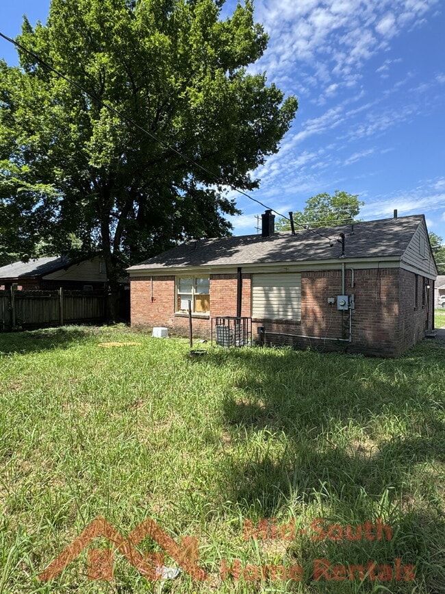 Building Photo - 1604 Echles St