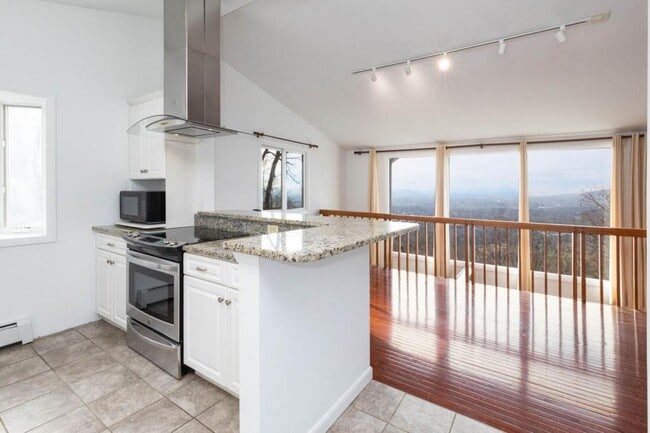 Building Photo - 200 Bent Tree Rd