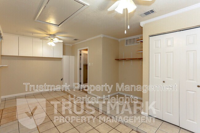 Building Photo - 417 Cottonwood Dr