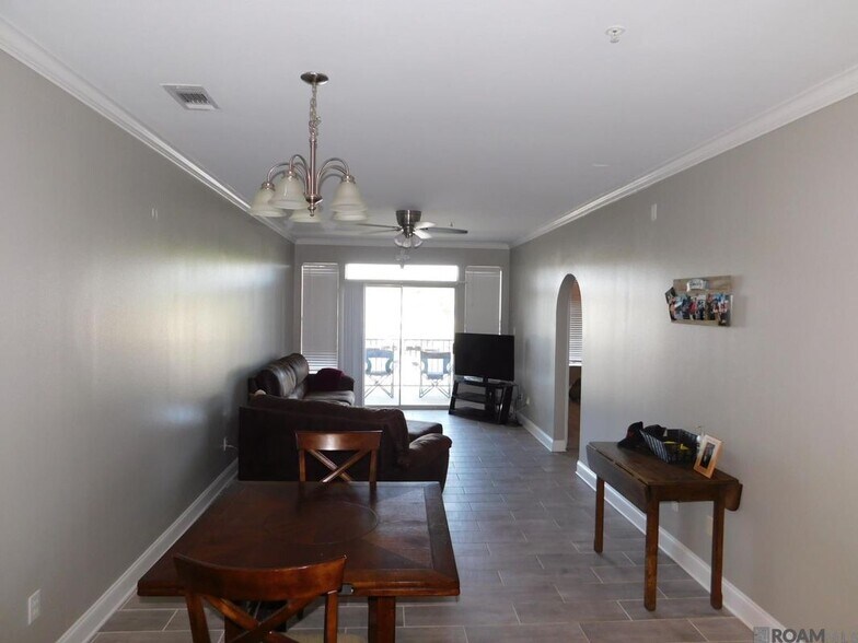 Building Photo - 12386 River Highlands Dr