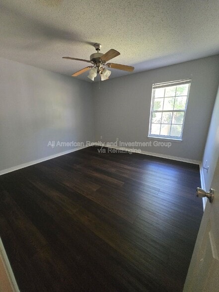 Building Photo - 707 Woodlawn Ave