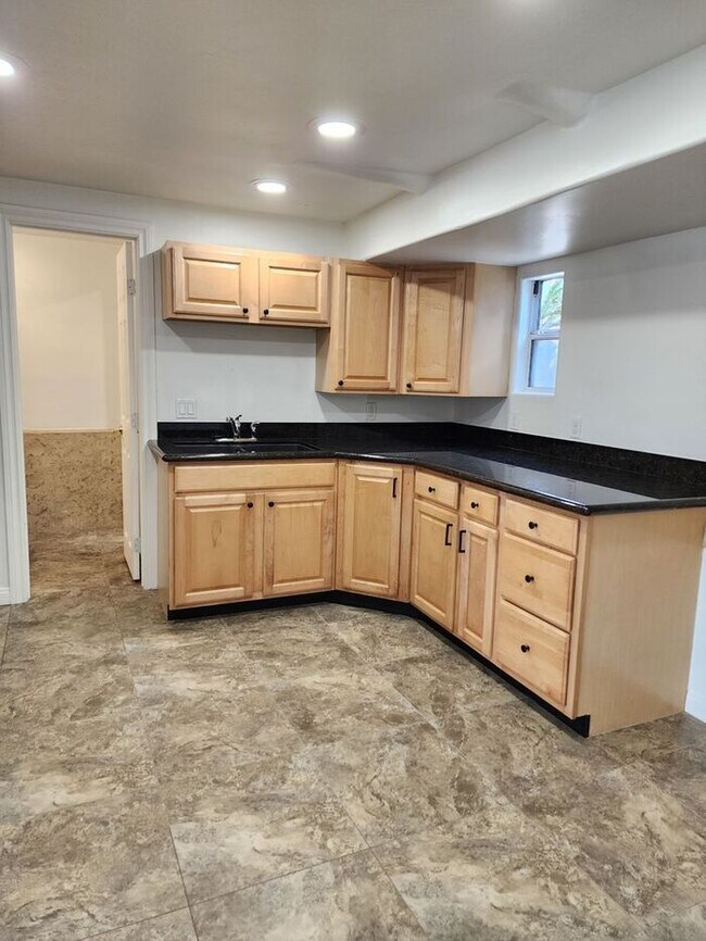 Building Photo - 1 Month FREE! Imperial Beach, Spacious 1BR/1BA Unit only 1 Block from the beach!