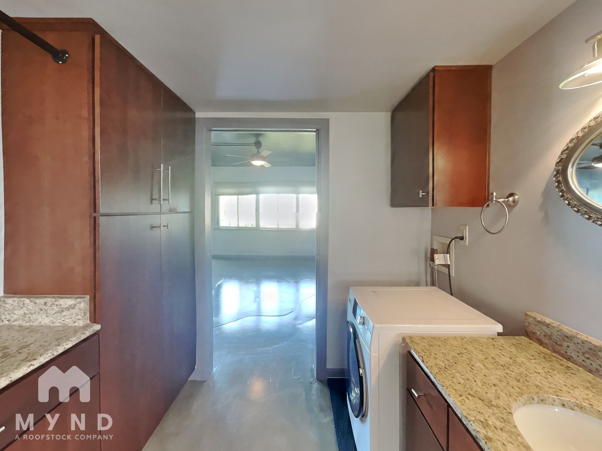 Building Photo - 349 E Thomas Rd