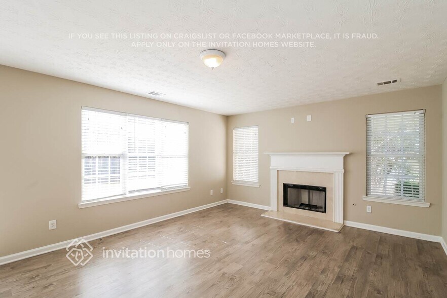 Building Photo - 1418 Fall River Dr