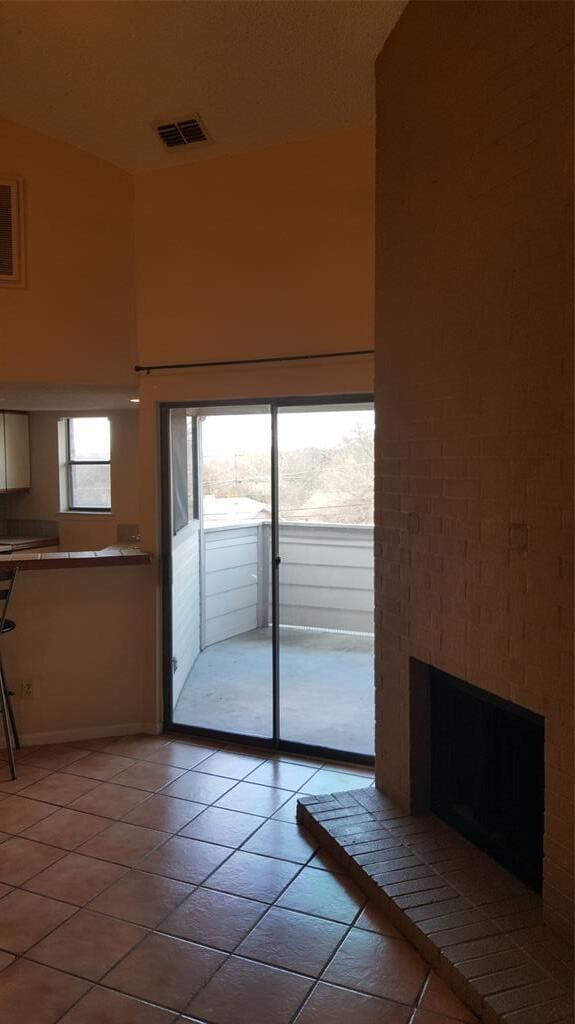 Building Photo - 2500 Burleson Rd