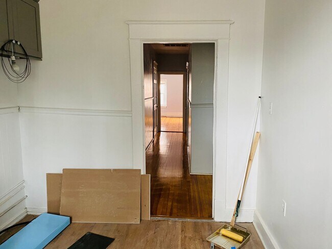 Building Photo - 119 N Robinson St