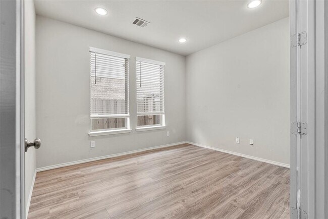 Building Photo - 10811 Cassiopeia Creek Cir