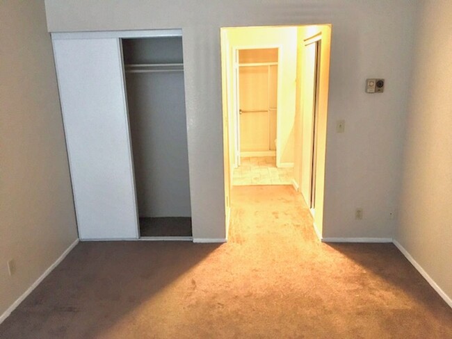 Building Photo - 2 Bed 2 Bath Condo in San Pablo -- AVAILAB...