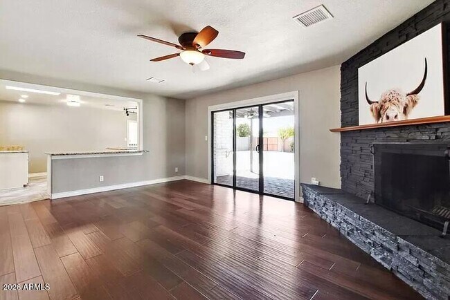Building Photo - 3013 S Fairway Dr