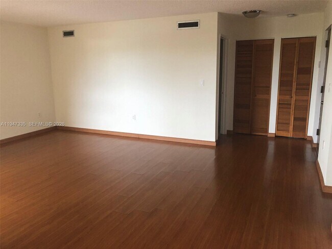 Building Photo - 8850 SW 123rd Ct