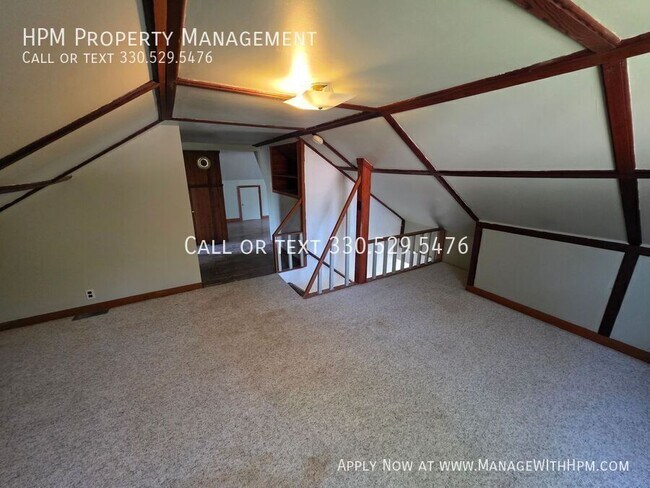 Building Photo - 2164 Penguin Dr