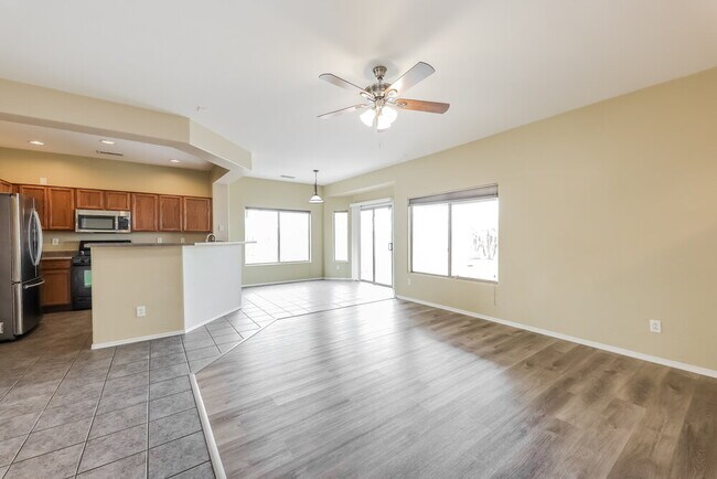 Building Photo - 5128 W Grenadine Rd