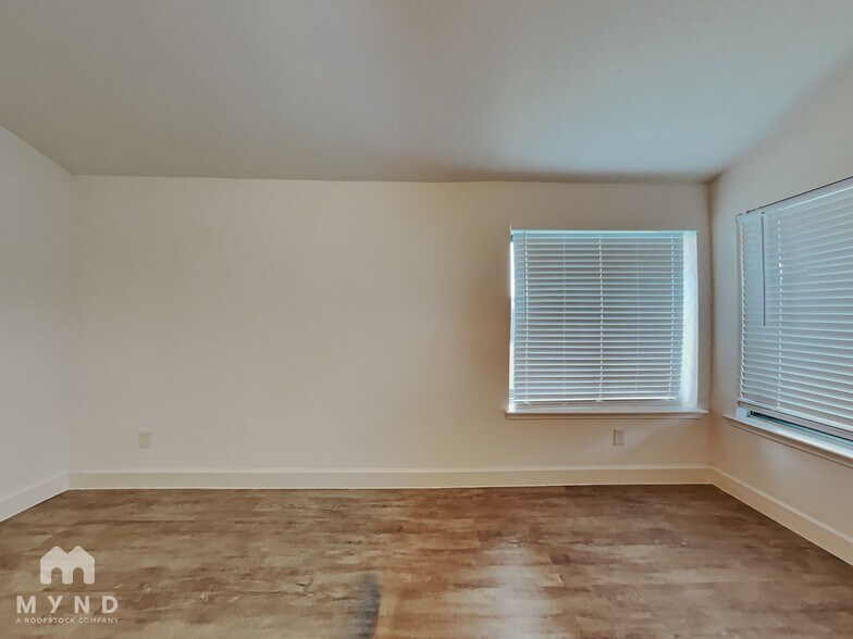 Building Photo - 11418 Chariot Dr
