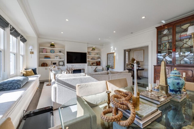 Building Photo - 3228 Washington St