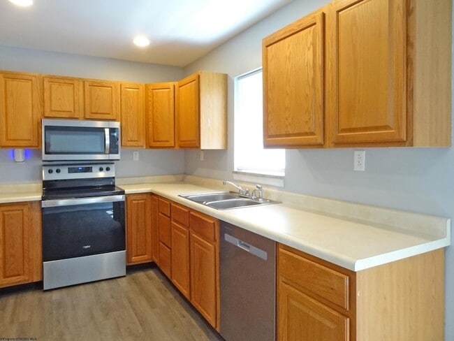 Building Photo - 1002 Bakers Ridge Rd