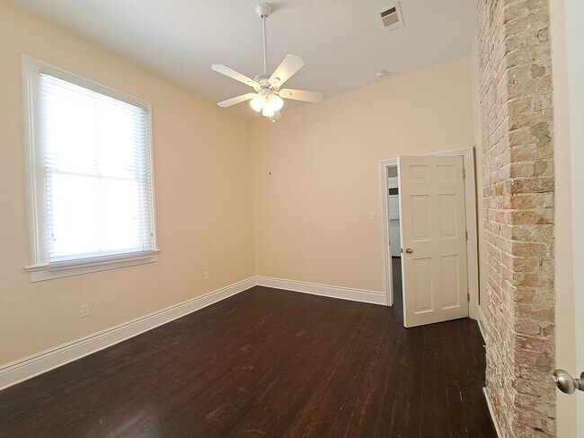 Building Photo - 3216-18 Bienville