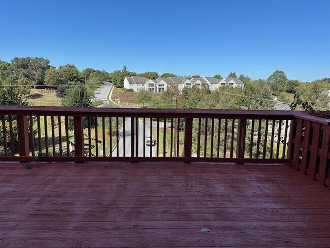 Building Photo - 6212 Spring Knoll Dr