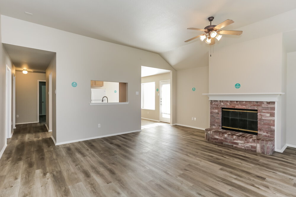 Building Photo - 1402 Gray Dawn Dr