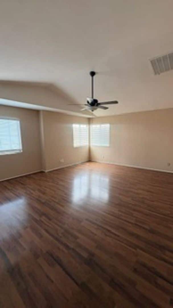 Building Photo - 4 Bedroom + Loft