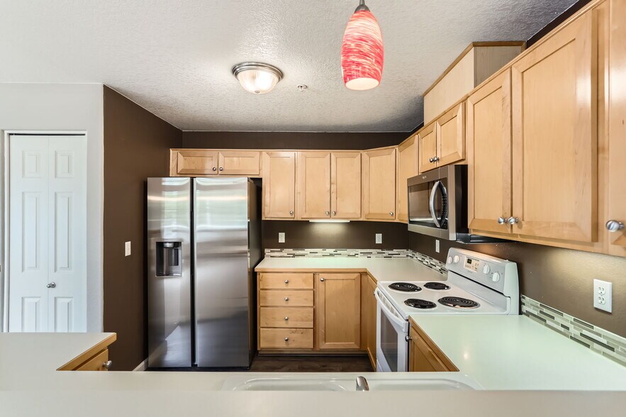 Building Photo - 14700 SW Sandhill Loop