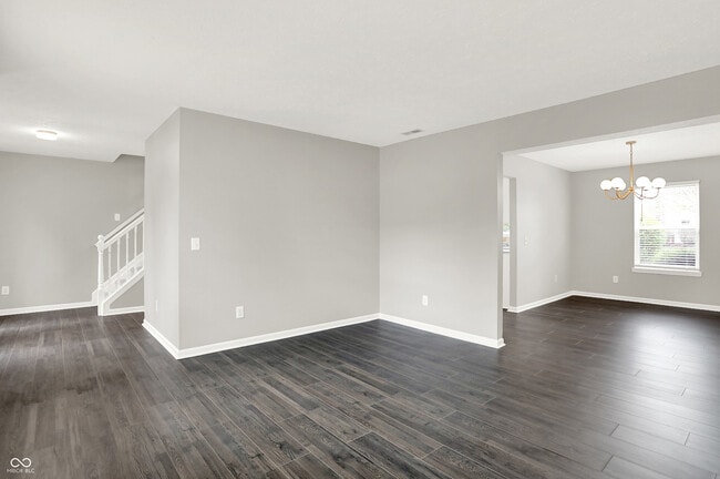 Building Photo - 5761 Cantigny Way S