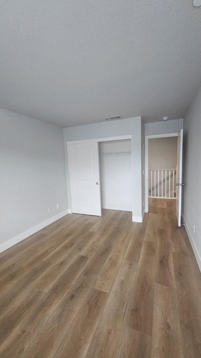 Building Photo - 3157 Rogue River Dr