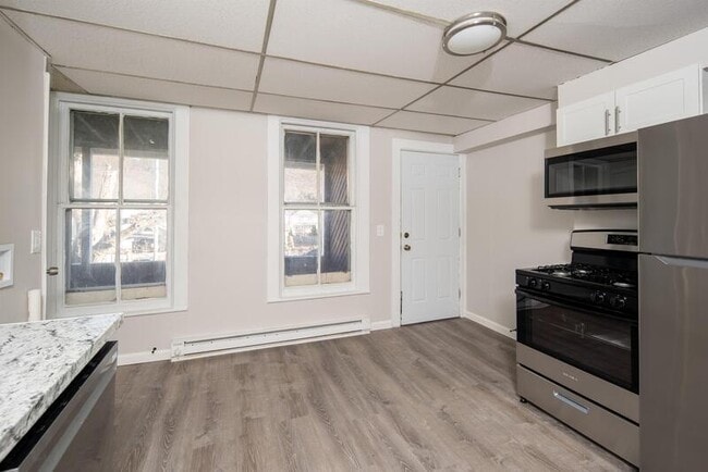 Building Photo - 428 7th Ave