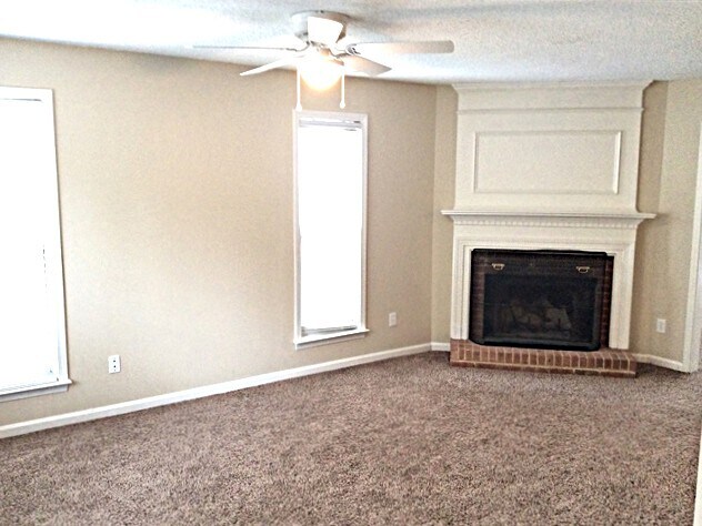 Building Photo - 118 Leacroft Way