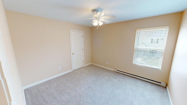 Building Photo - Excellent Canfield Location!! Very clean and well maintained 3 bedroom/2 Full Bath Condo.