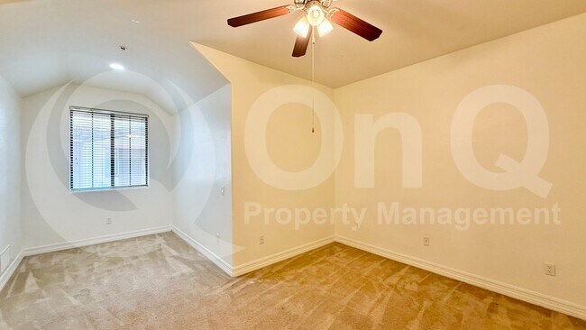 Building Photo - 1456 E 9th St