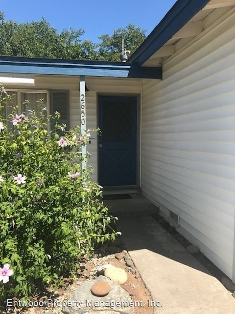 Building Photo - 4 br, 2 bath House - 2650 Cactus Avenue