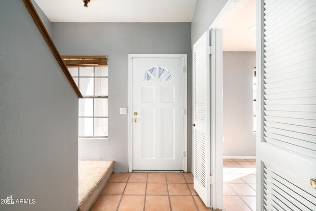 Building Photo - 7854 W Fleetwood Ln