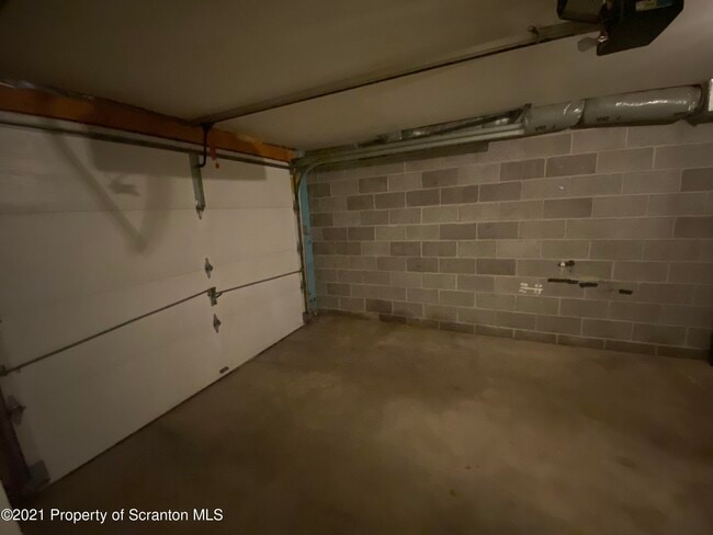 Building Photo - 32 Briarwood Way