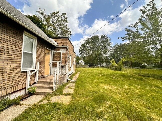 Building Photo - 1307 Noble St