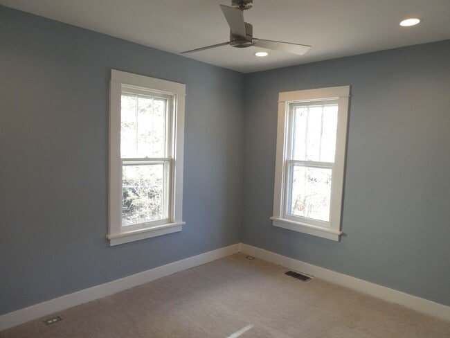 Building Photo - 2 Bed 1.5 Bath House near Boone Hospital