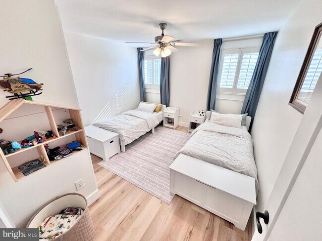 Building Photo - 15 River Oak Dr