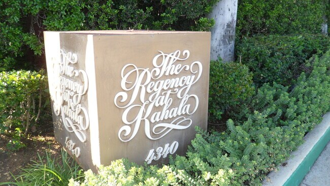 Building Photo - **REGENCY AT KAHALA 3BD/2BA/1PK CONDO FOR RENT**