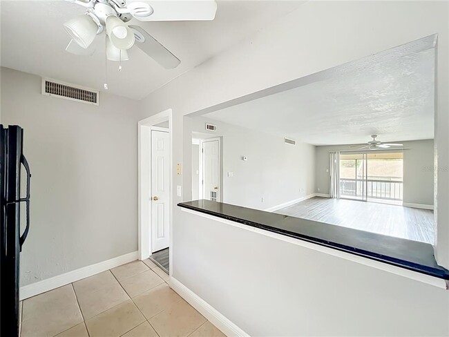 Building Photo - 568 Orange Dr